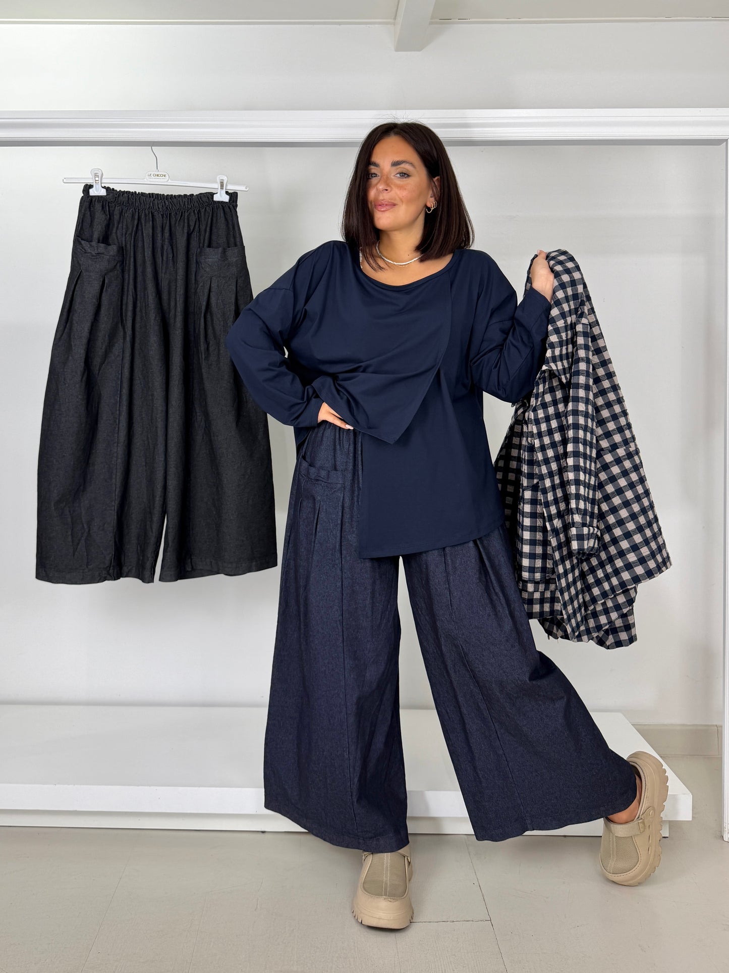 Pantalone effetto jeans gamba larga