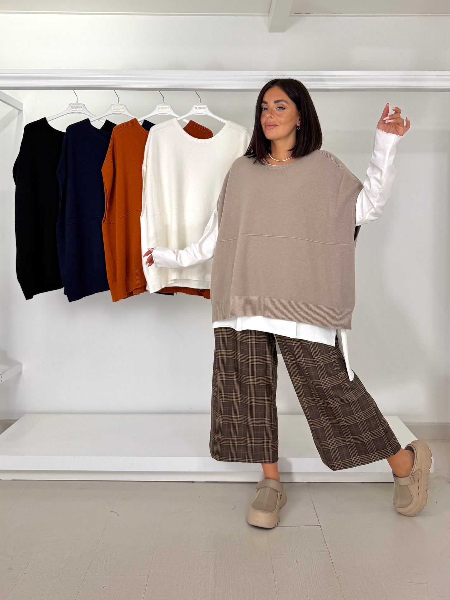 Pullover smanicato a ovetto