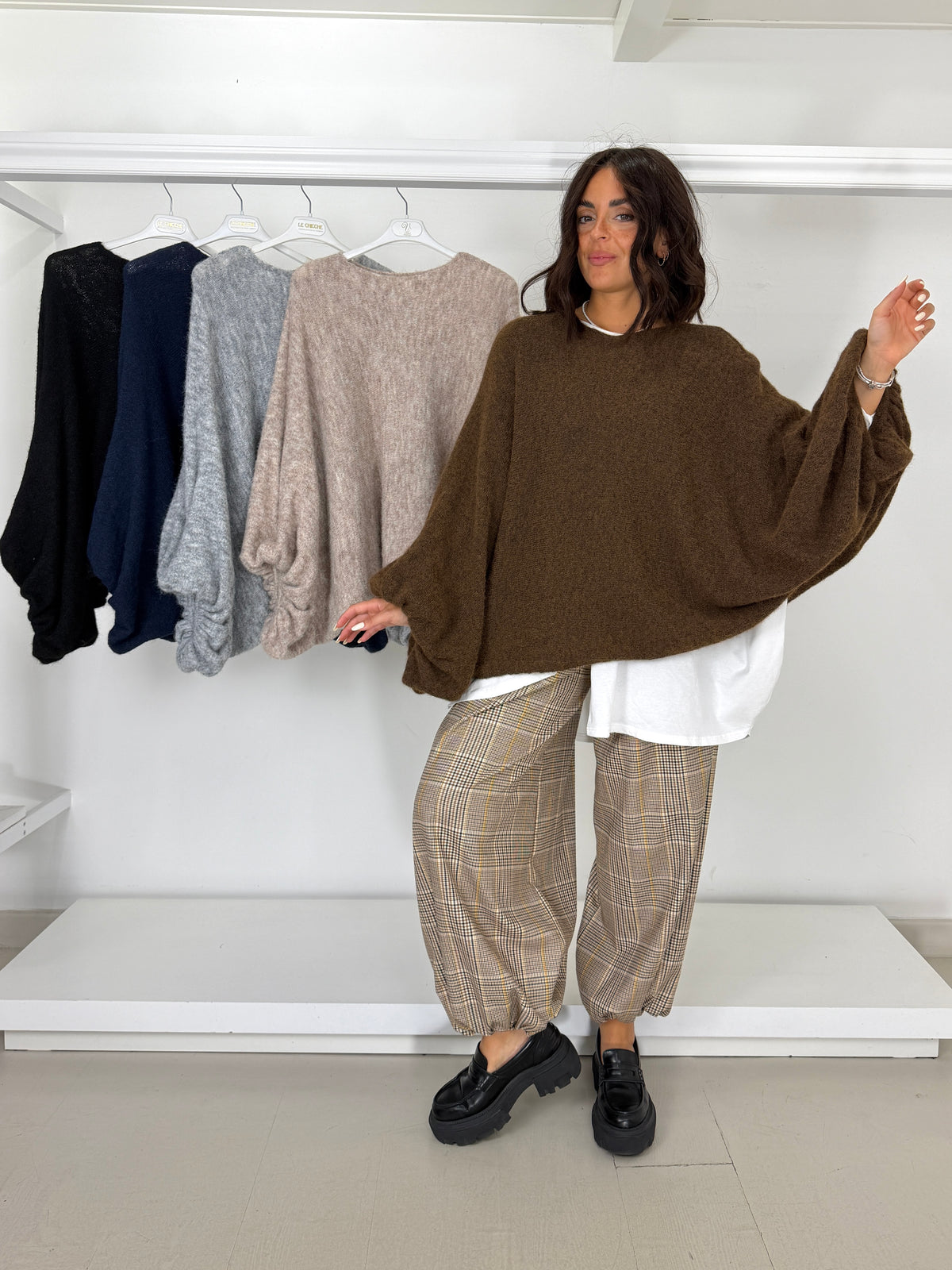 Pullover manica arricciata
