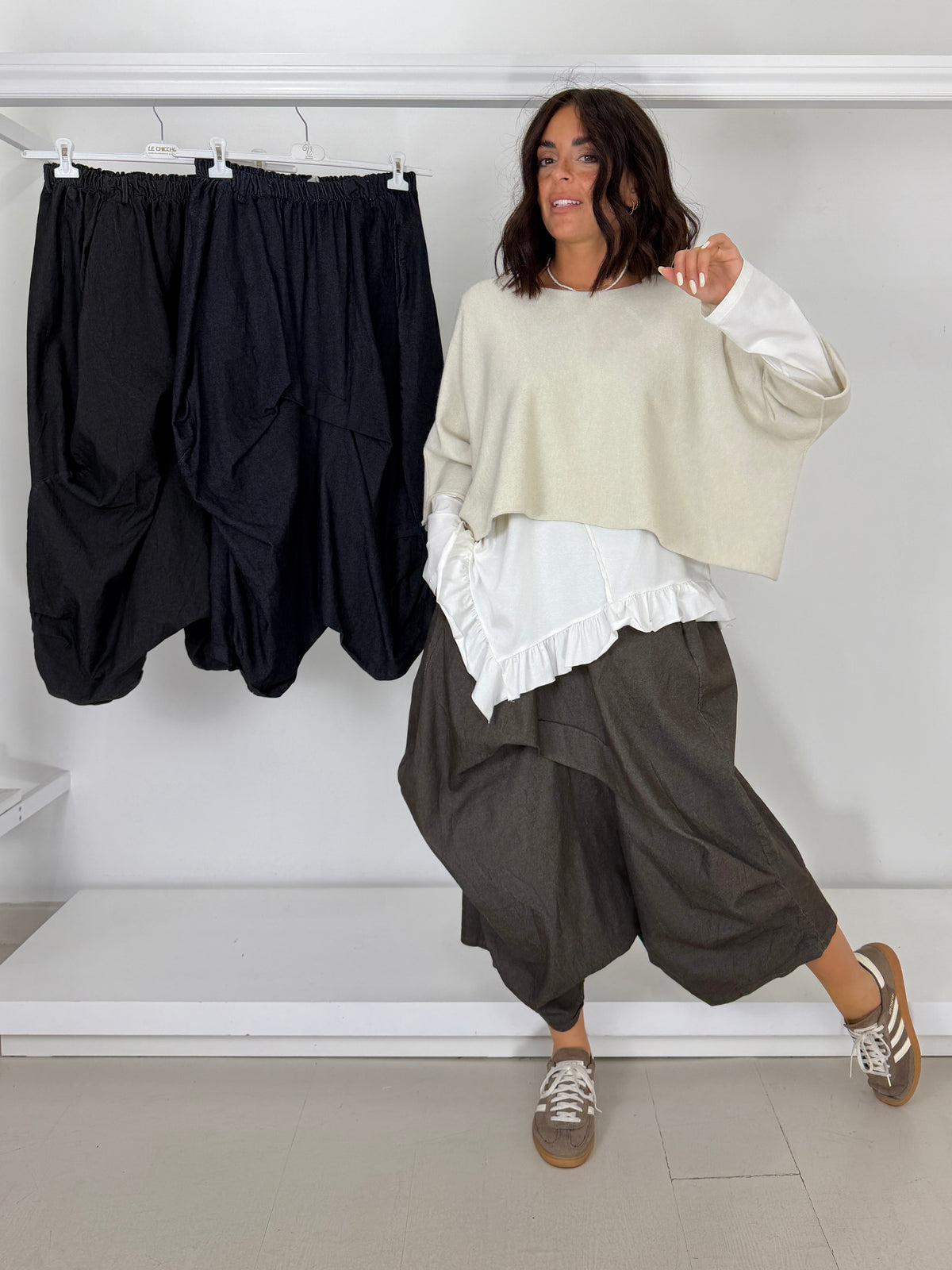 Pantalone harem effetto jeans